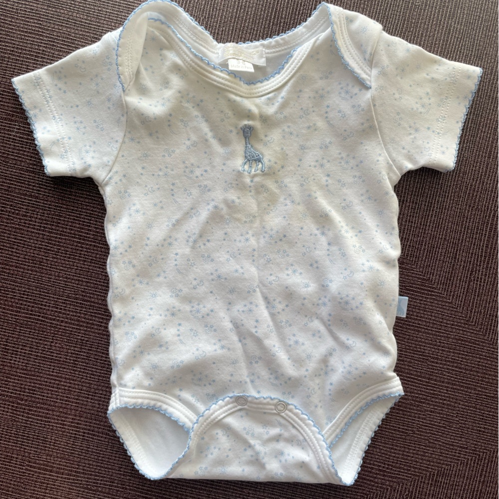 Kissy kissy onesie